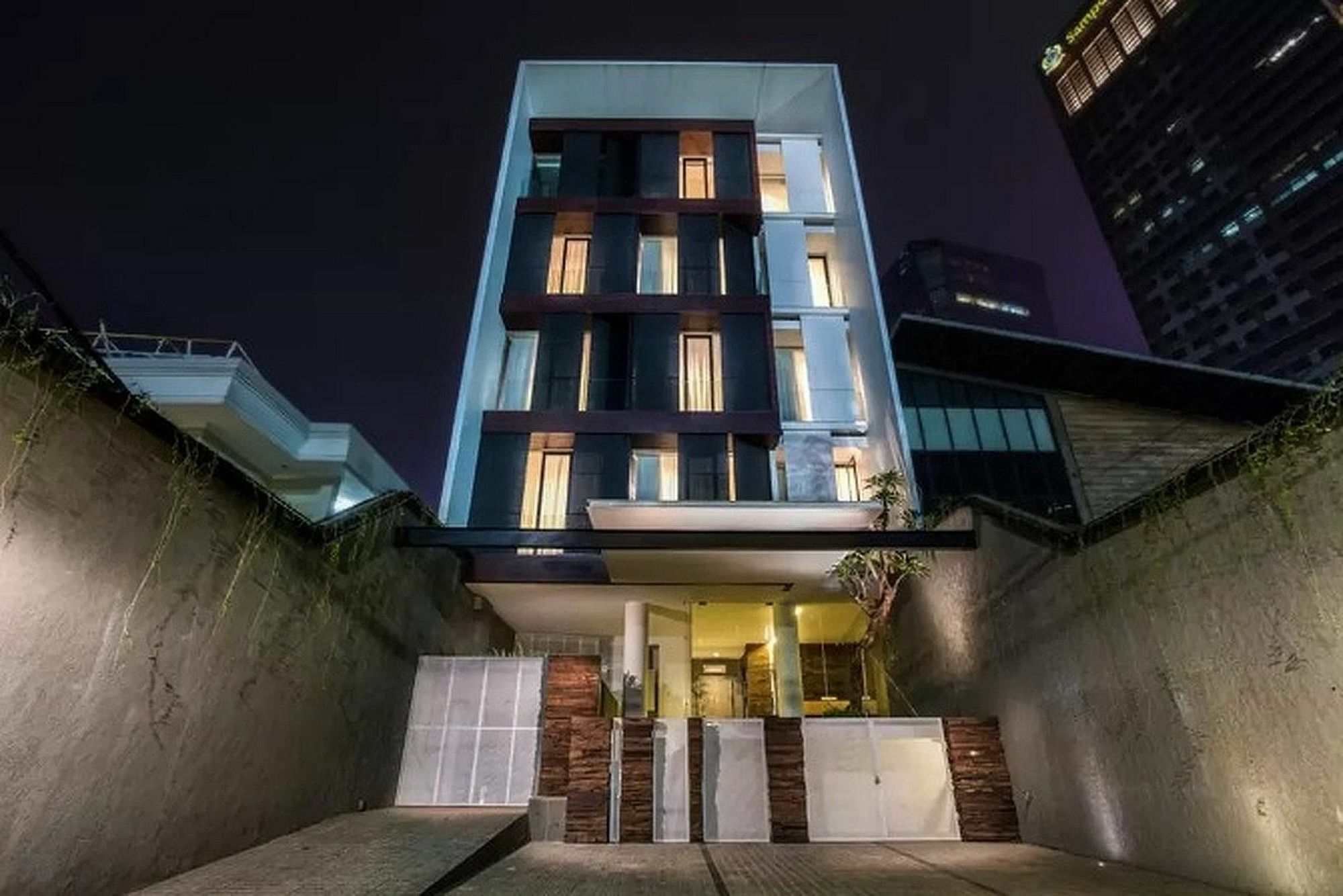 Hotel Zen Premium Sampoerna Strategic Square Giacarta Esterno foto