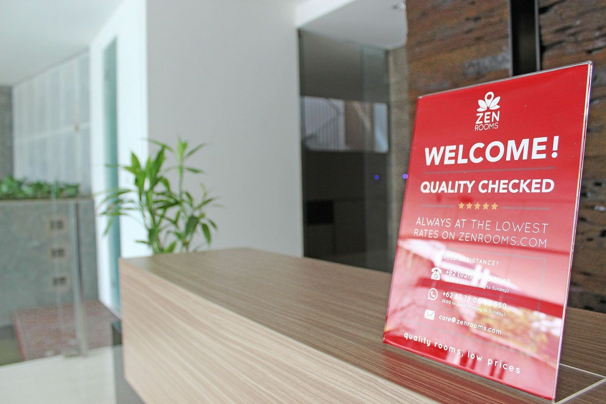 Hotel Zen Premium Sampoerna Strategic Square Giacarta Esterno foto