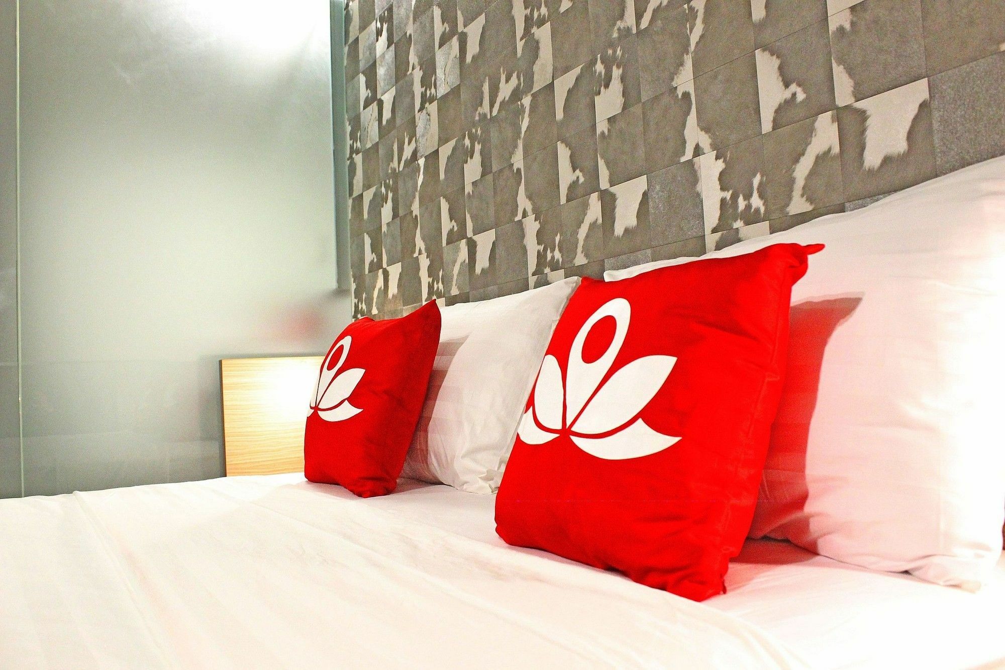 Hotel Zen Premium Sampoerna Strategic Square Giacarta Esterno foto