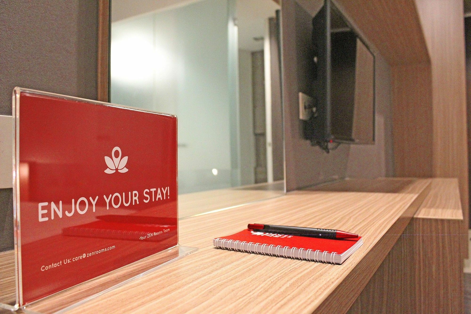 Hotel Zen Premium Sampoerna Strategic Square Giacarta Esterno foto