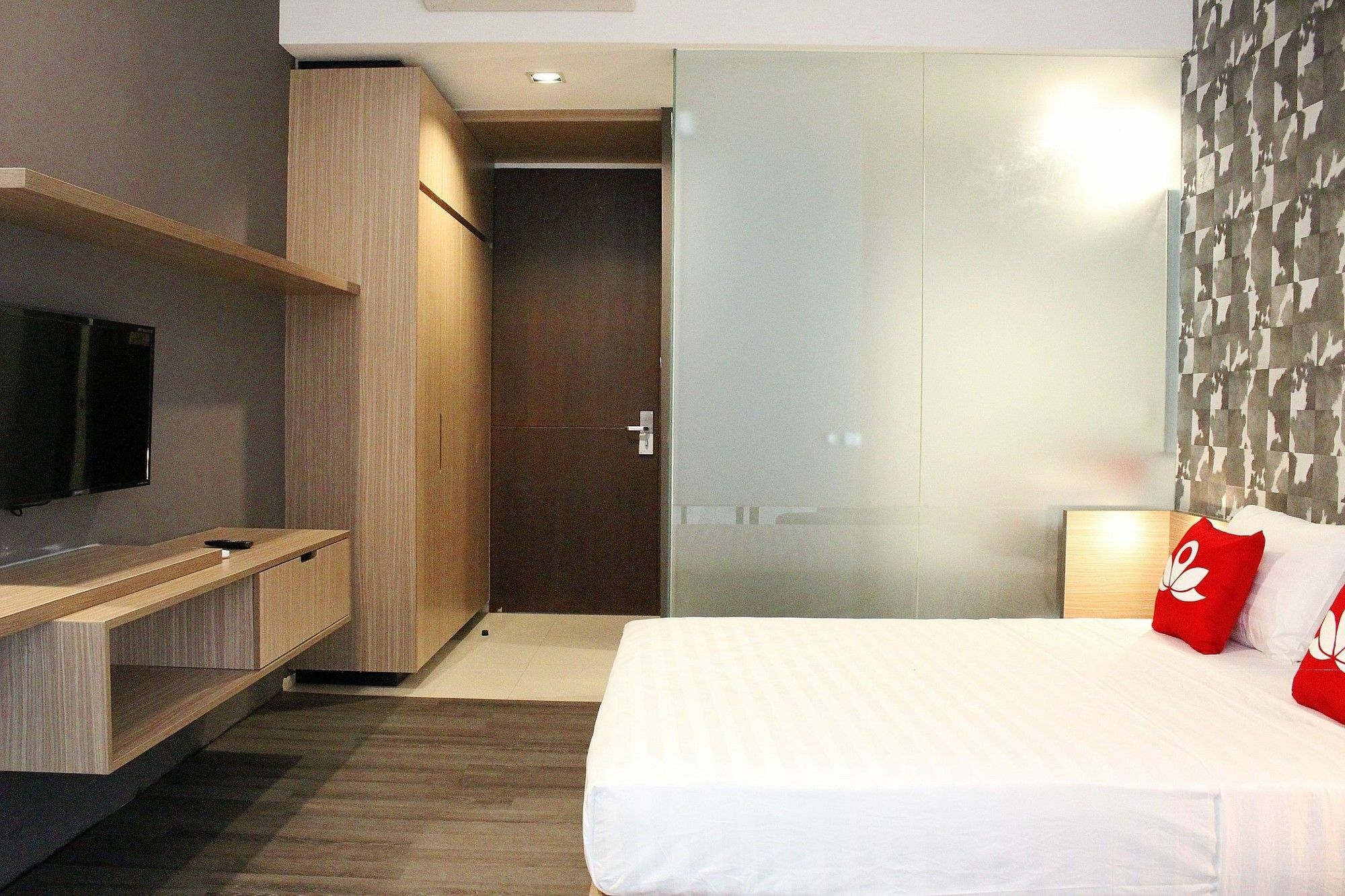 Hotel Zen Premium Sampoerna Strategic Square Giacarta Esterno foto